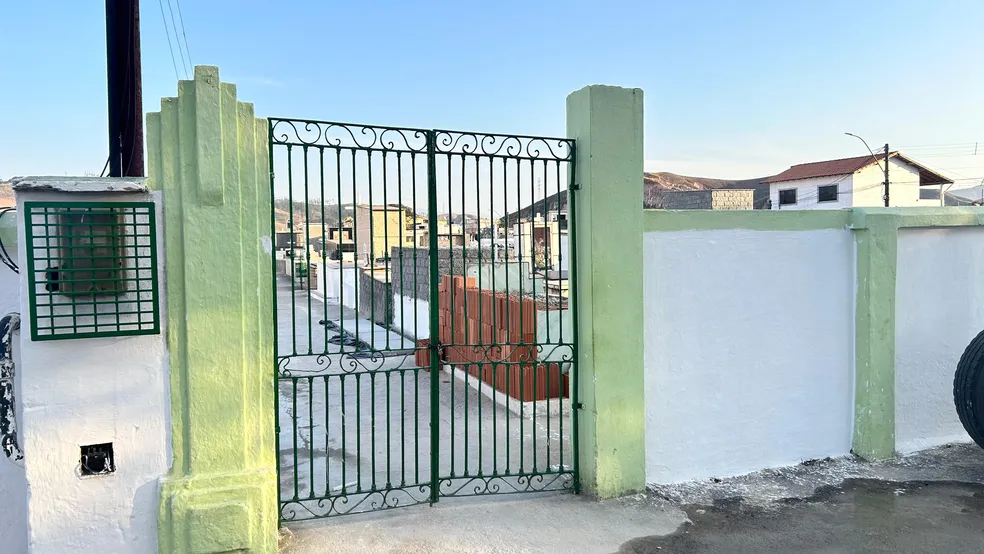 Ataque a tiros mata homem e deixa mulher ferida em cemitério em Itatiaia