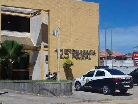 Foragido com dois mandados de prisão é capturado após denúncia em São Pedro da Aldeia